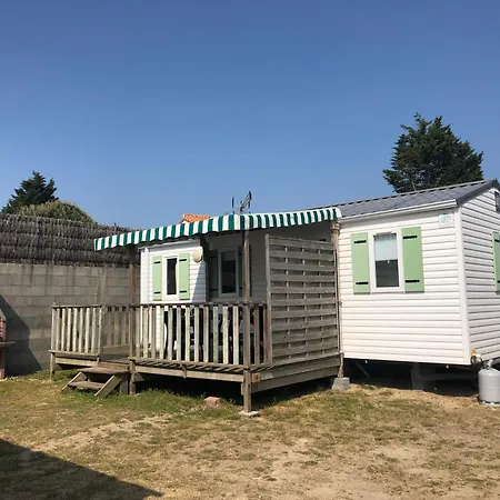 Le Logis 3 Etoiles 圣让-德蒙