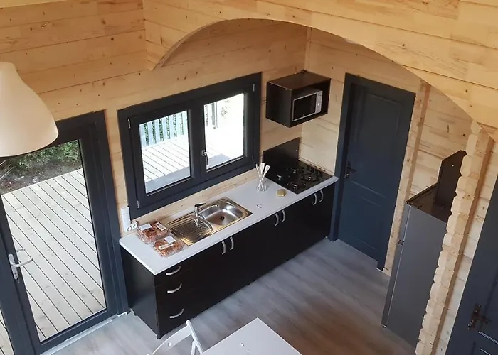 Le Logis 3 Etoiles 圣让-德蒙