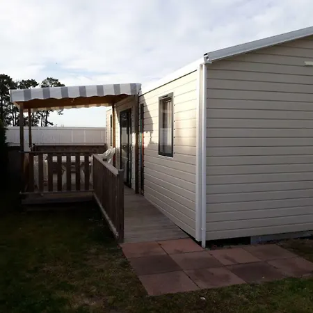 Le Logis 3 Etoiles Κάμπινγκ Σαιν-Ζαν-ντε-Μον